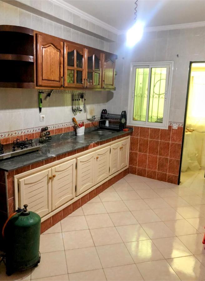 A Louer Par Jour Les Familles Et Les Couples Maries 1er Etage Free Wifi * Tangier